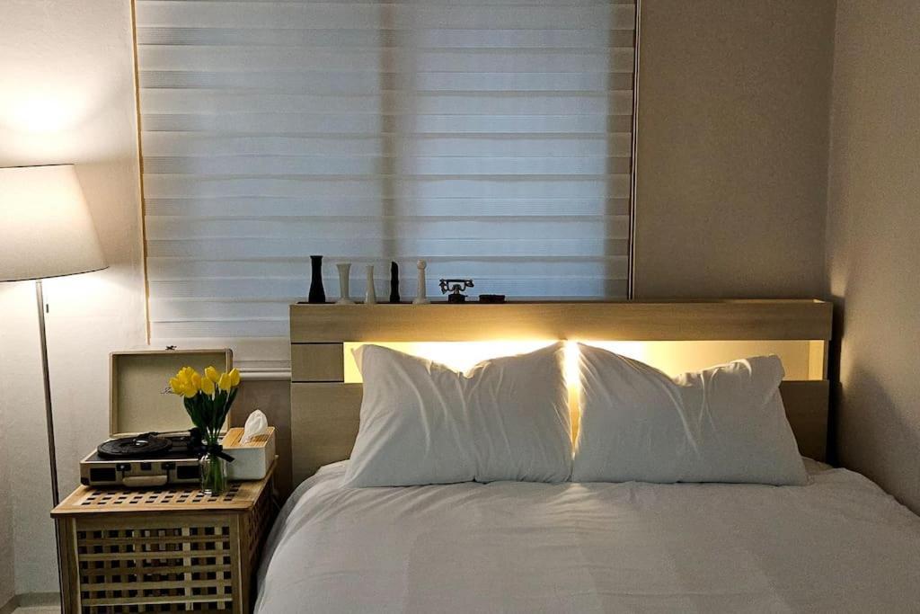 Open Near Station Apartment Seoul